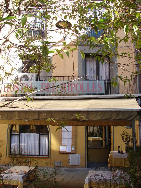 Hostal Del Ripolles Exterior photo